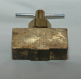 Straightway Needle Valve with Female Pipe x Female Pipe